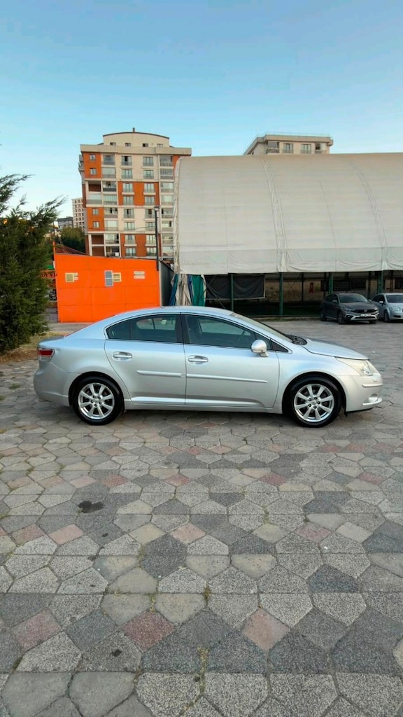 2011 model 83.000km Toyota avensis - 12