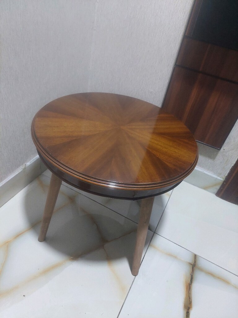 Fiskos sehpa. Çap 50 cm. Yerden yüksekliği 43 cm. Diğeri hediye. - 3