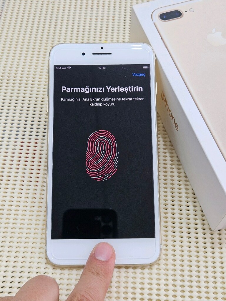 iPhone 7 Plus Gold - 4