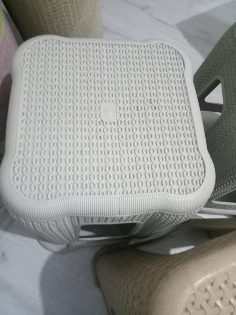 3 tanesi 100 tl.plastik sandalye 45 cm yükseklikte - 4