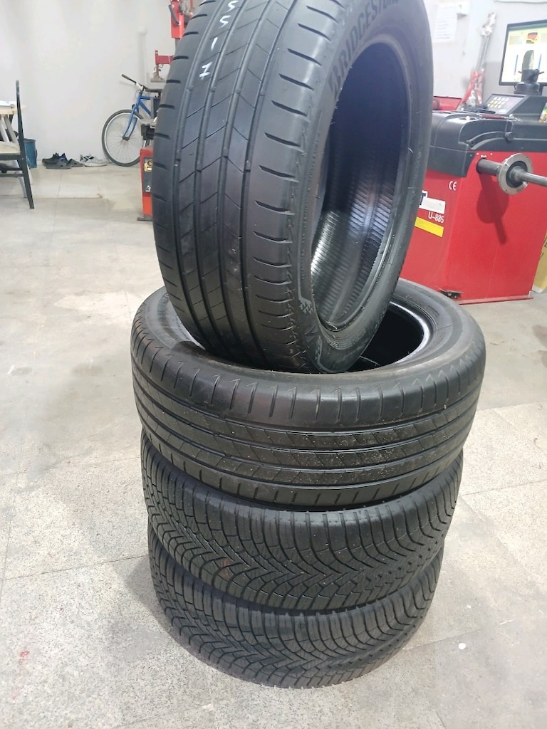 215 55 17 Lastikler çift iki adet Bridgestone iki adet lassa ebat ayni - 2
