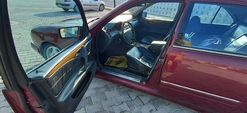 99 Model Mercedes-Benz E200 Kompressor 186 bg. E1 Paket - 9