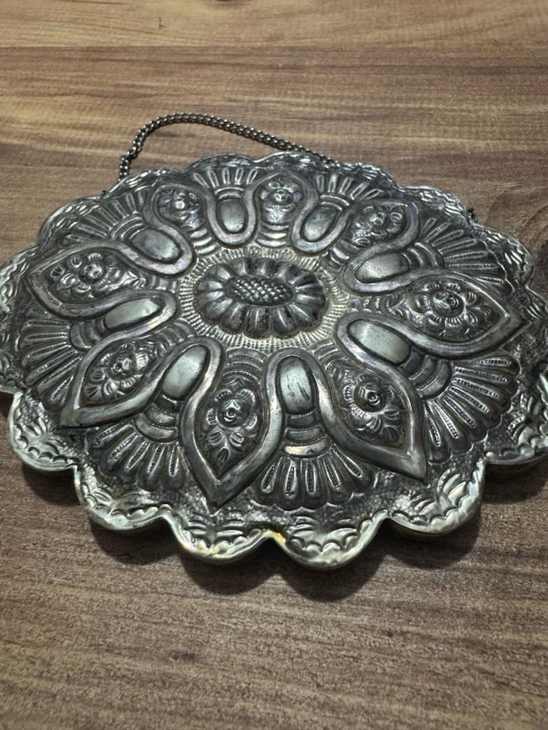 Eski Alman Gümüşü (Alpaka) Kabartma Duvar Aynası - 12