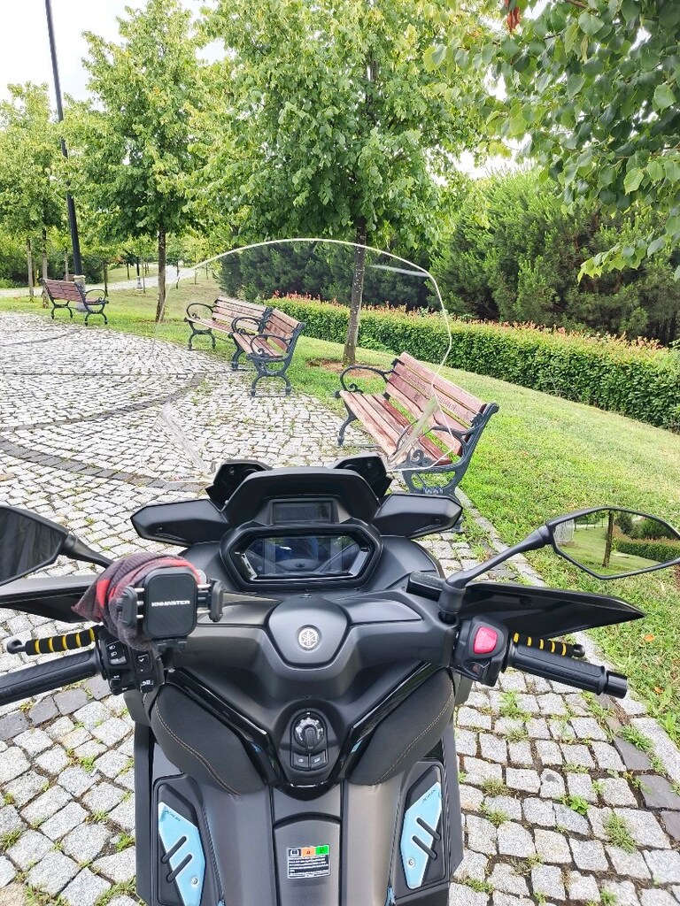 YAMAHA XMAX 300 TECH MAX - 7