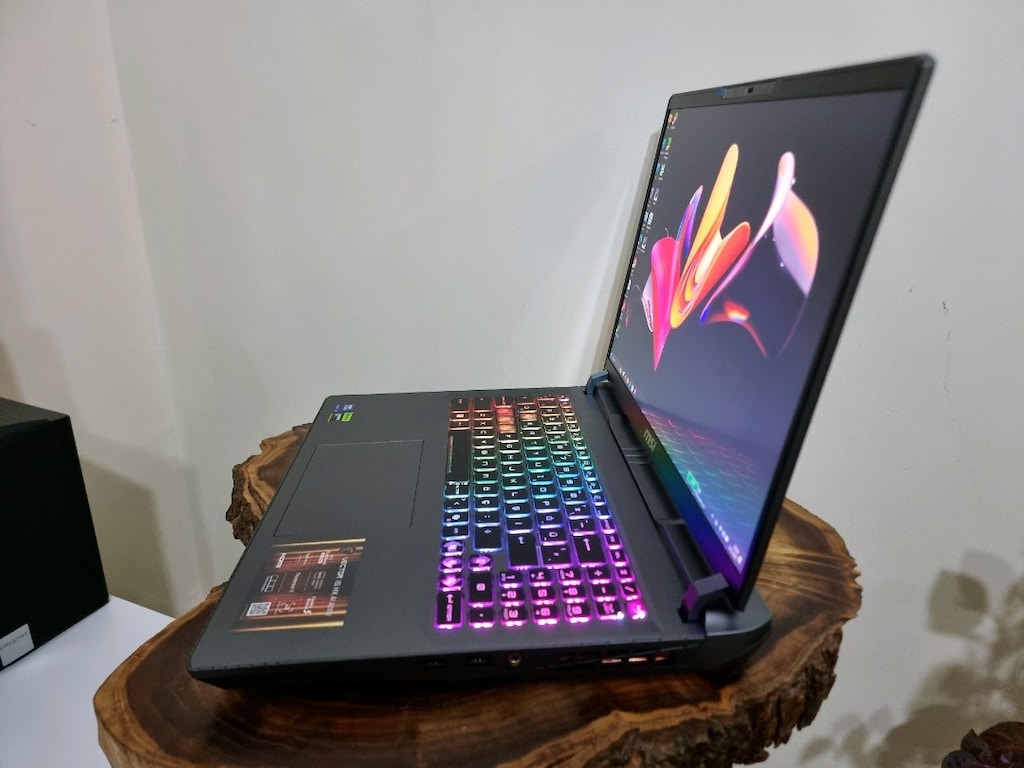 Msi Vector üst Düzey Ultra 9-275HX İŞLEMCİ RTX 5070Tİ 12 GB E.K - 5