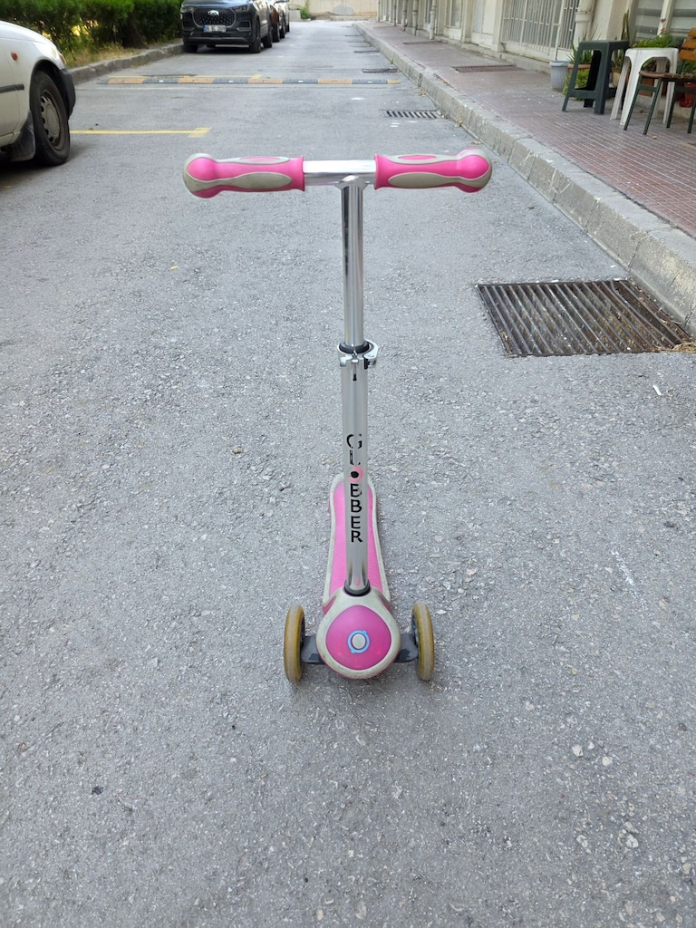 Globber Oturaklı Scooter + B'twin Kask ve Koruyucu Set - 8