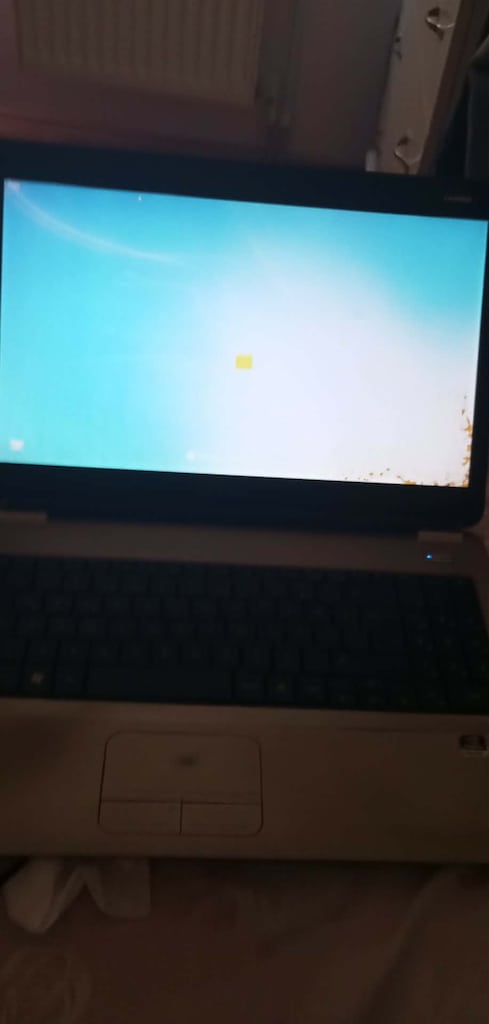 CASPER NİRVANA LAPTOP EKRANIN SAĞ ALT KÖŞESİNDE PAS LEKESİ VARDIR - 2