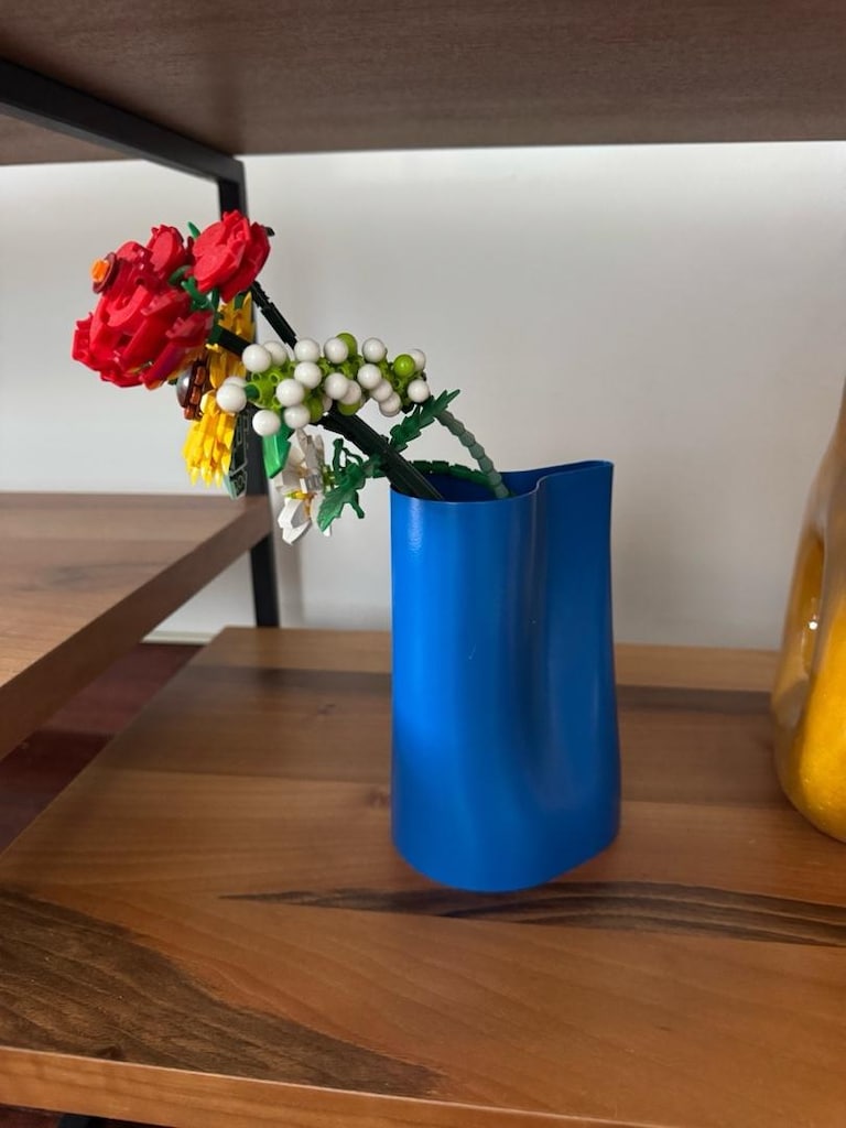 ikea vazo ve plastik cicek