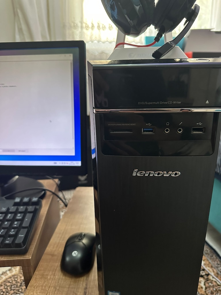 Lenovo masaüstü bilgisayar ve monitör - 4