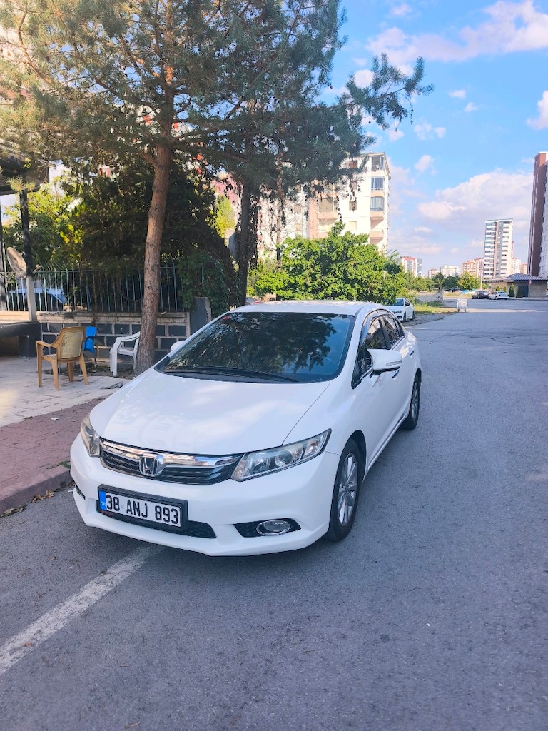 2014 model Civic FB 7 Eco premium hasar kayıtsız temiz bakımlı - 2