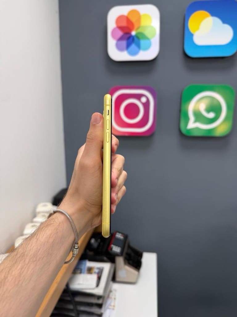 İphone 11 64 Gb Sarı 13 Ay Açık - 3