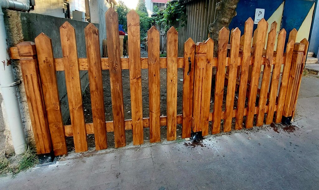 Ahşap bahçe sınır çiti - 2