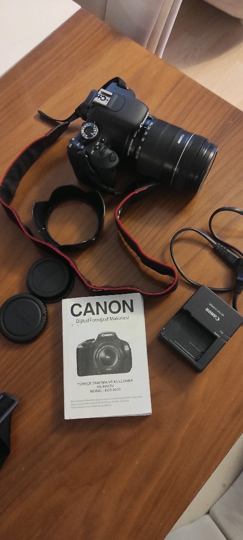Canon EOS 600D 18-135mm - 4