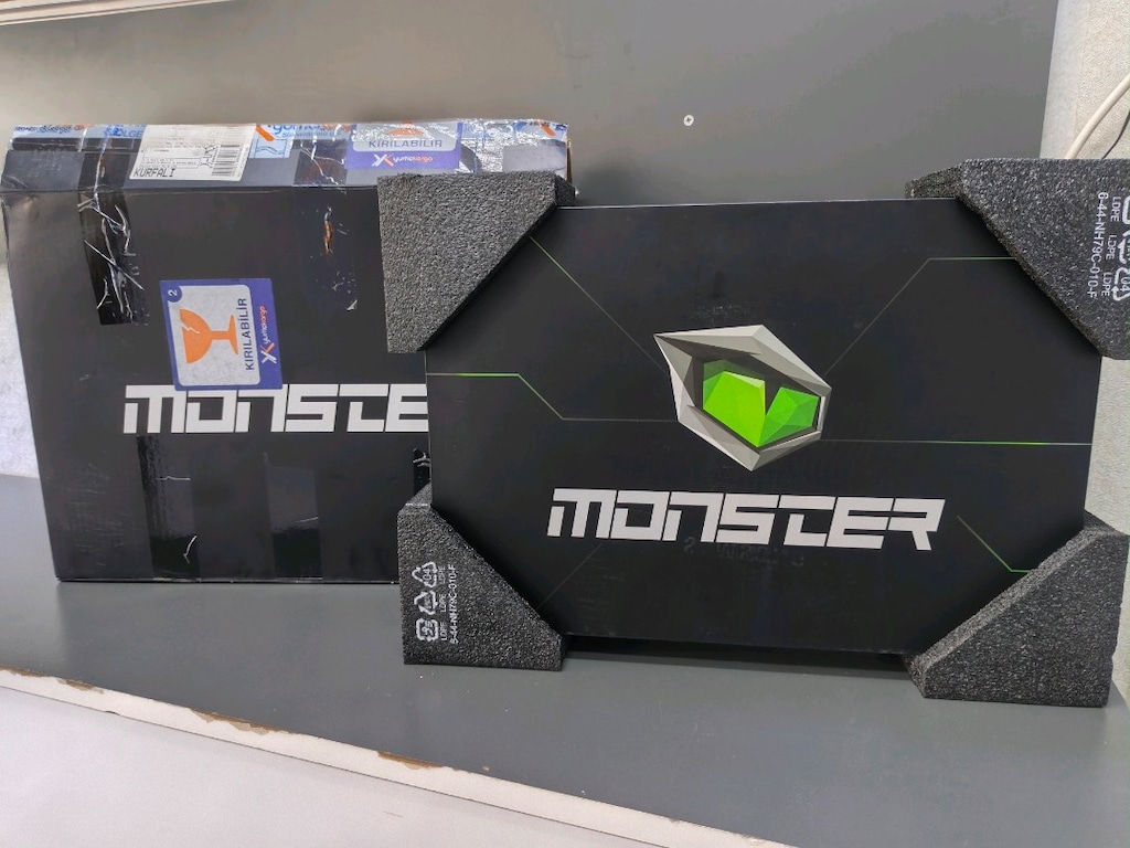 monster i7 3050 ti - 2