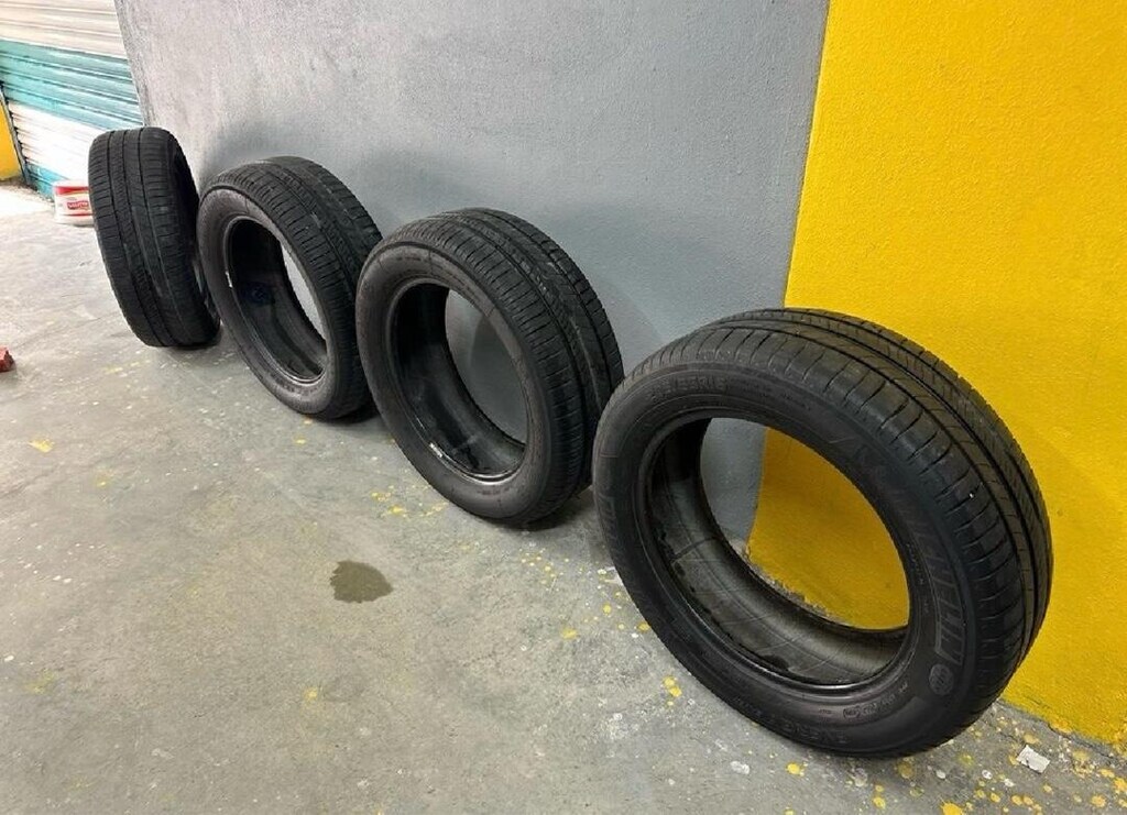 205 55 16R Michelin Lastik %60 - 4