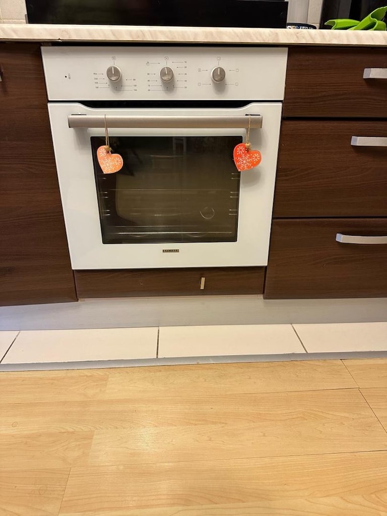 Ev mobilyaları L koltuk Takımı+ Yemek masa takımı+Tv ünitesi+ Fırın