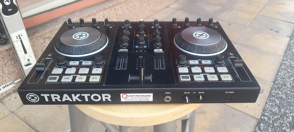 TRAKTÖR KONTROL S2 MK2 DJ KONTROLLER - 15000 TL - 8