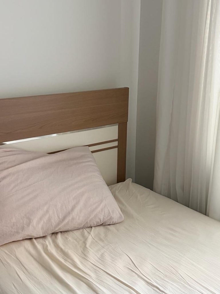 Temiz Kullanılmış Bazalı Karyola + Başlık - 3