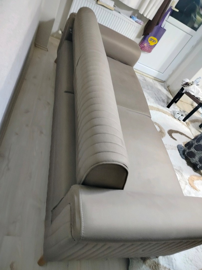 koltuk takımı 3 lü 3 adet en başlıklar dahiln230 cm oturma alanı 180 - 12