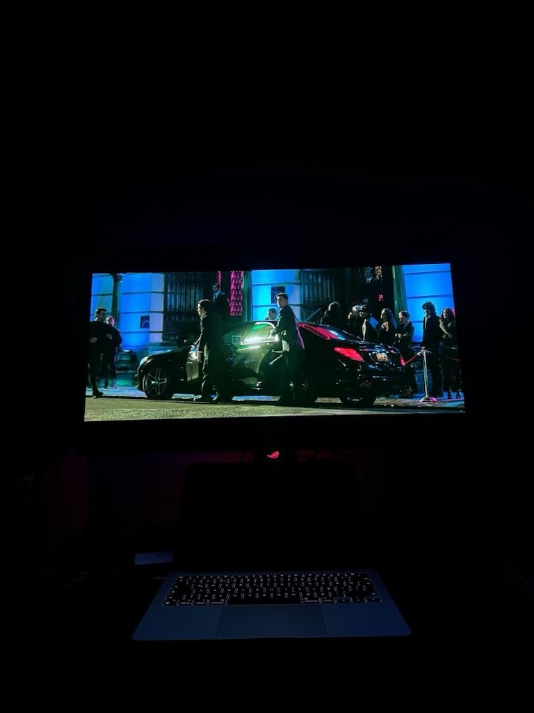 ASUS ROG SWIFT OLED PG32UCDP - 4