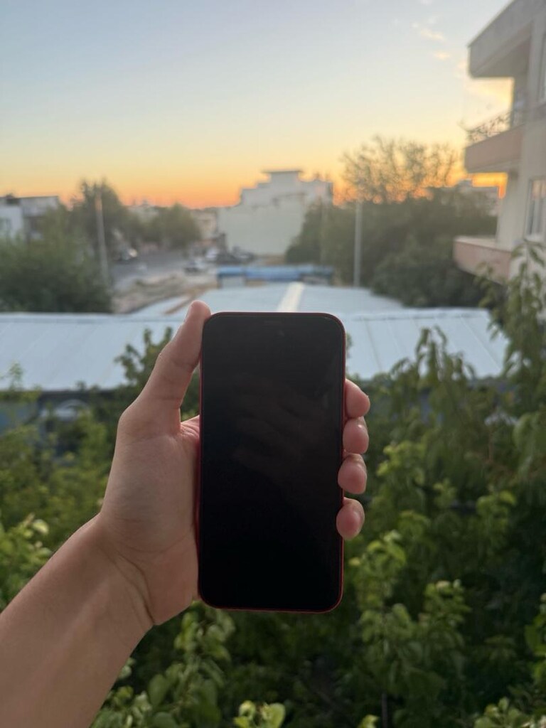 iPhone 12 kırmızı değişensiz,açılma tamir yok - 3