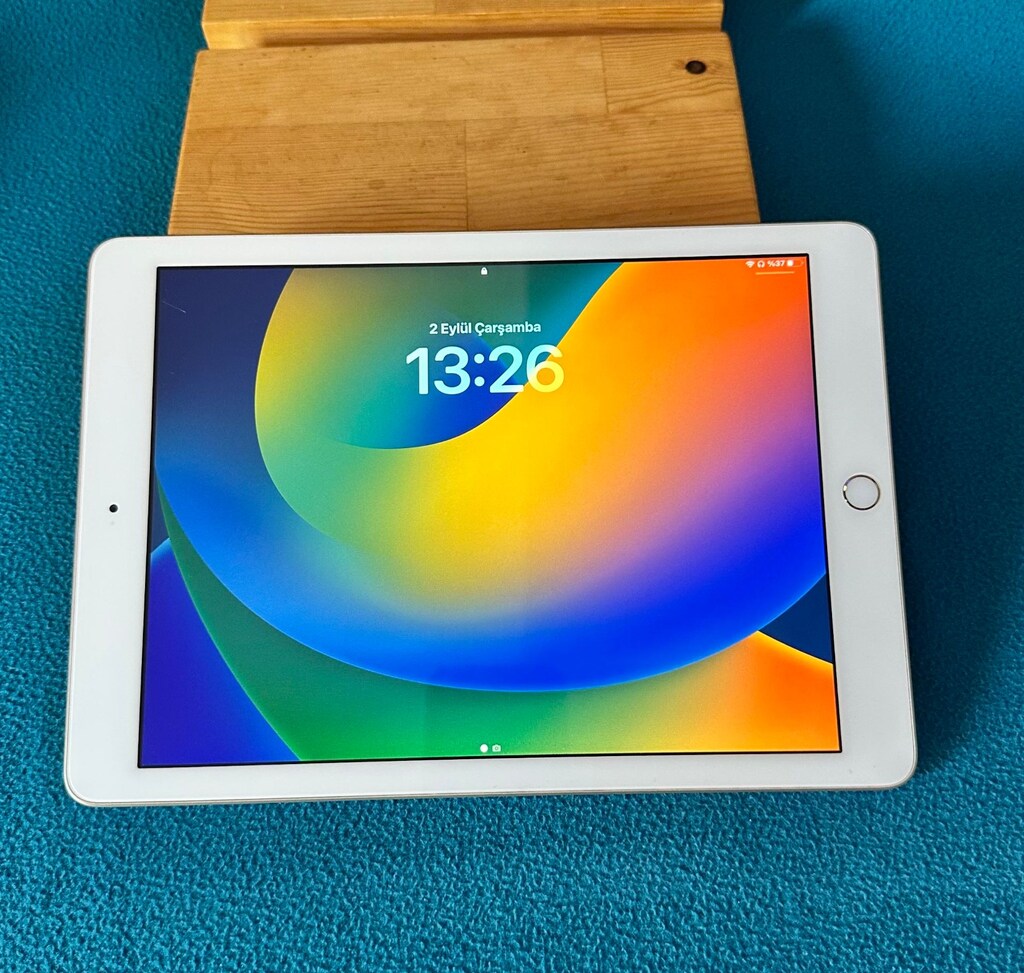 iPad5 9. 7 Ekran 128 GB Depolama GÜMÜŞ Yalnızca WiFi ÇOK TEMİZ - 5