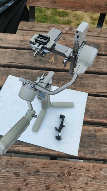 DJI RS 4 MİNİ COMBO GİMBAL FATURALI Telefon tutacağı ile birlikte