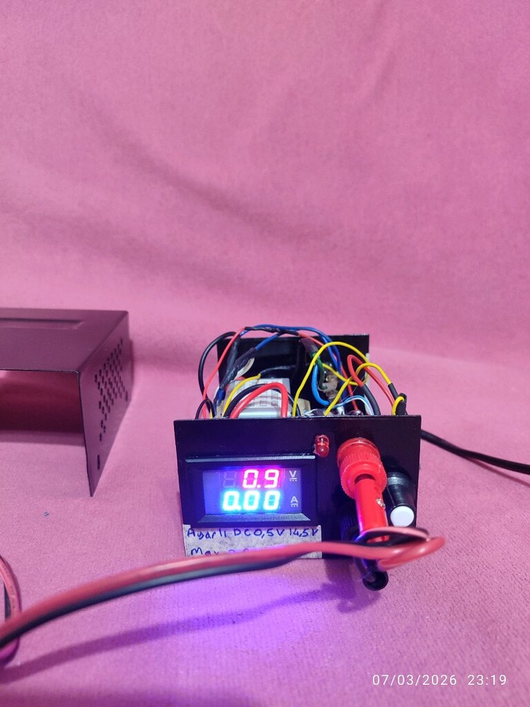 ayarlı0.5 14.5volt Mak 3 amper göstergeli adaptör 900tl - 2