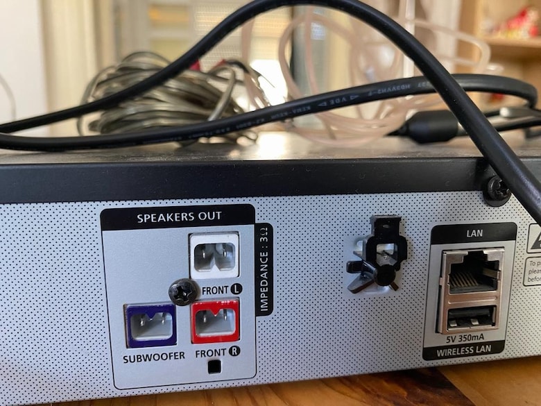 Samsung HT-ES4200 2.1 Blu-ray 3D Ev Sinema Sistemi + Subwoofer - 3