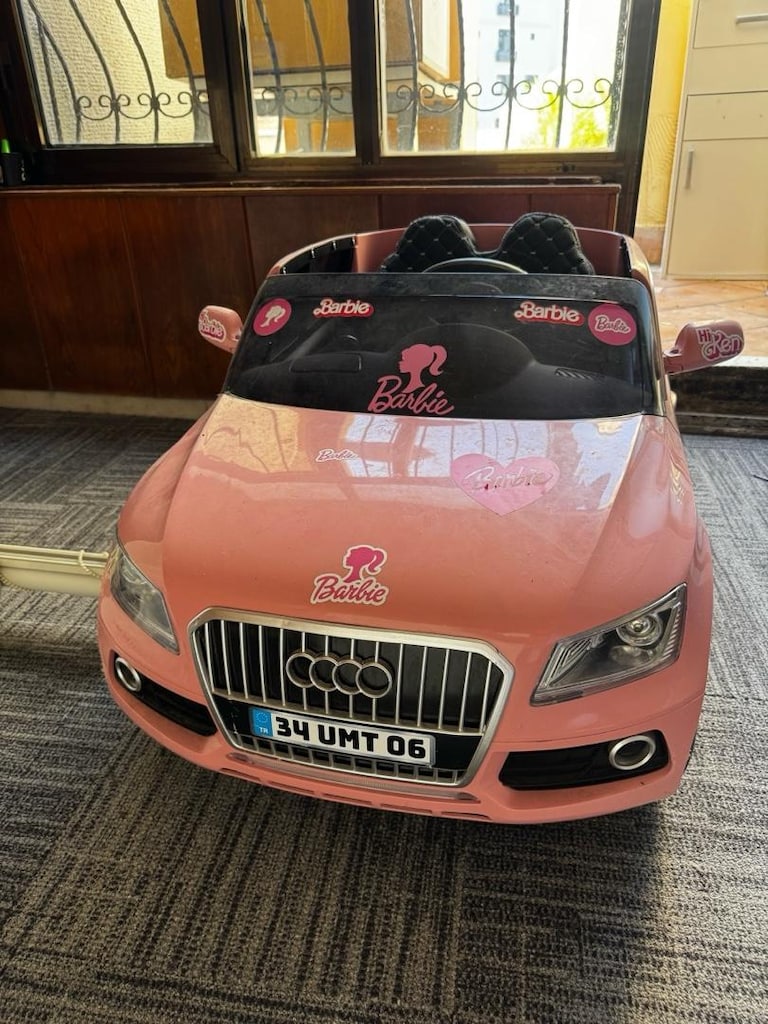Pembe Audi Akülü Araba Barbie