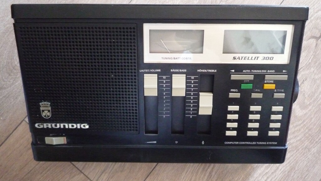 Grundig Satellit 300 Dijital Dünya Radyosu - 2