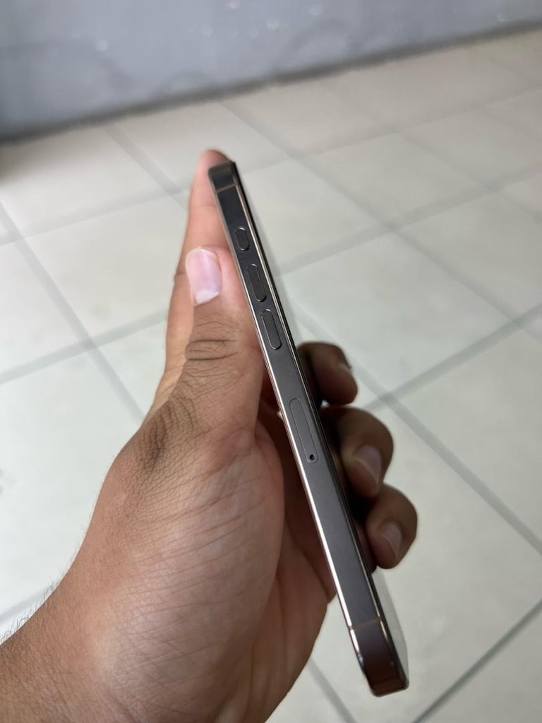 iPhone 16 Pro Yd - 4