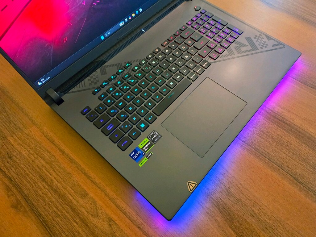 Asus Rog Strix G18 Rtx4070 i9 Laptop 32Gb Ram 1 tb ssd 240hz - 3