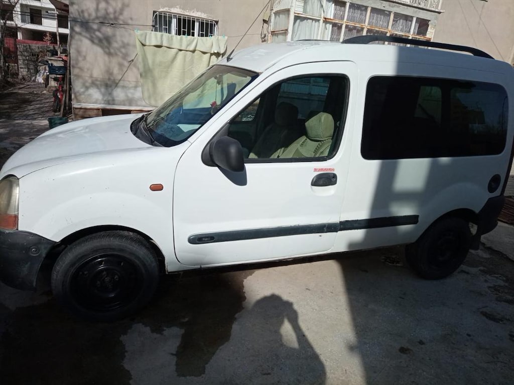 Acil satılık Kangoo düşük km - 3