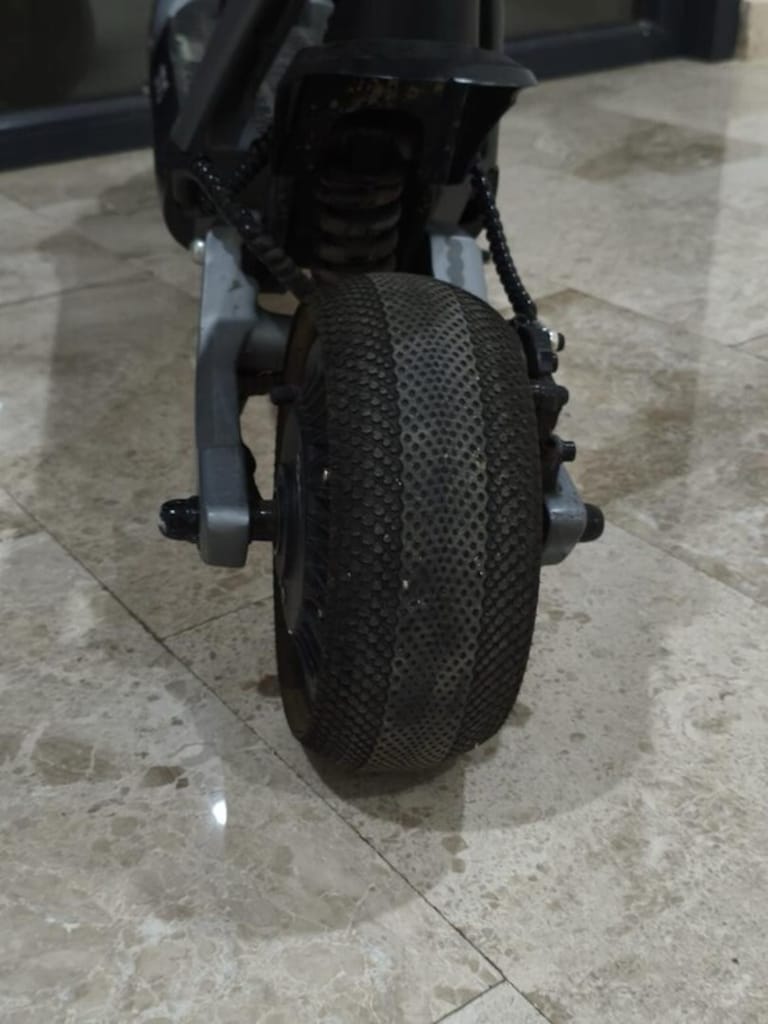 ONVO RX-05 elektrikli scooter. 673 km'dedir - 11