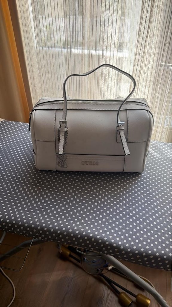 Guess Çanta