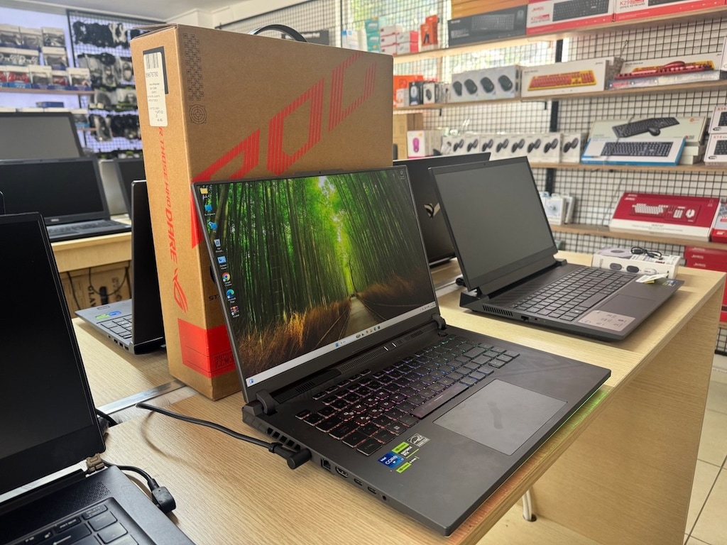 ASUS ROG *İ7 13650HX İŞLEMCİ *16 GB RAM *512 GB SSD *RTX 4060 8 GB E.K - 4