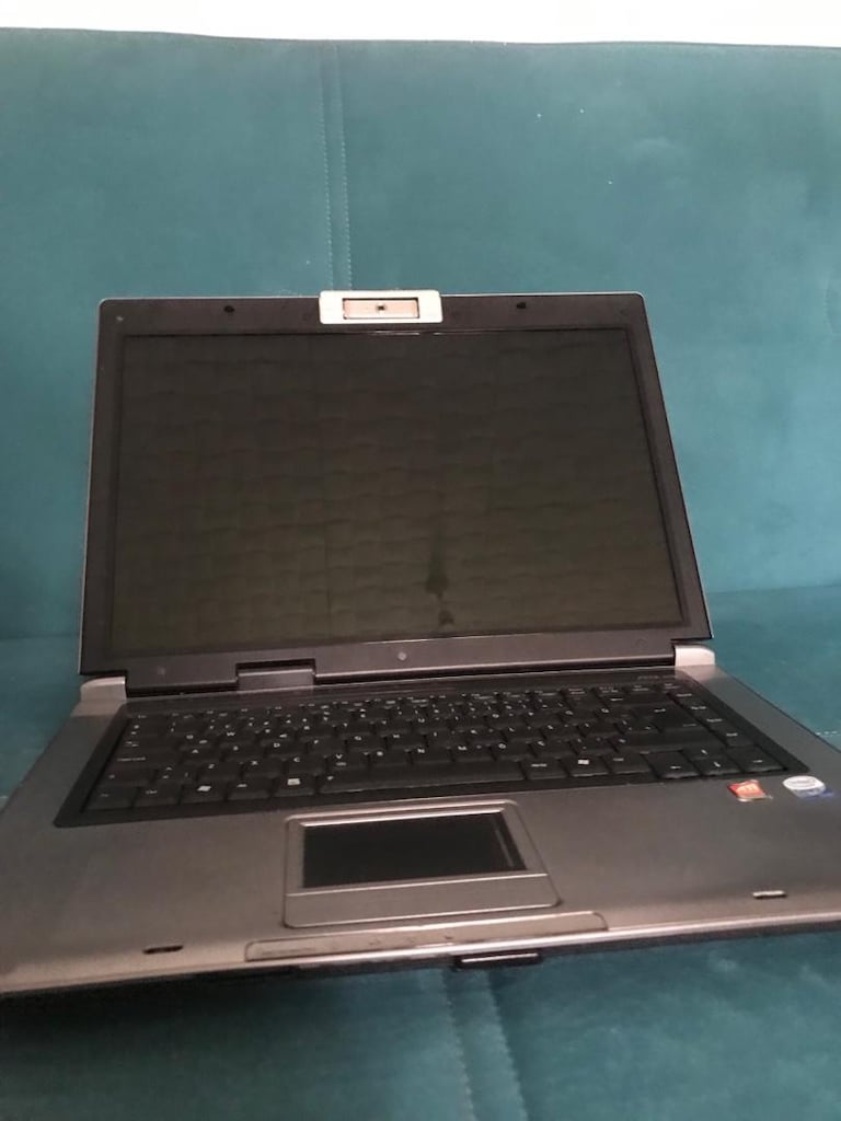 asus diz üstü bilgisayar çalışıyor ama hata veriyo şarj aleti yok - 2