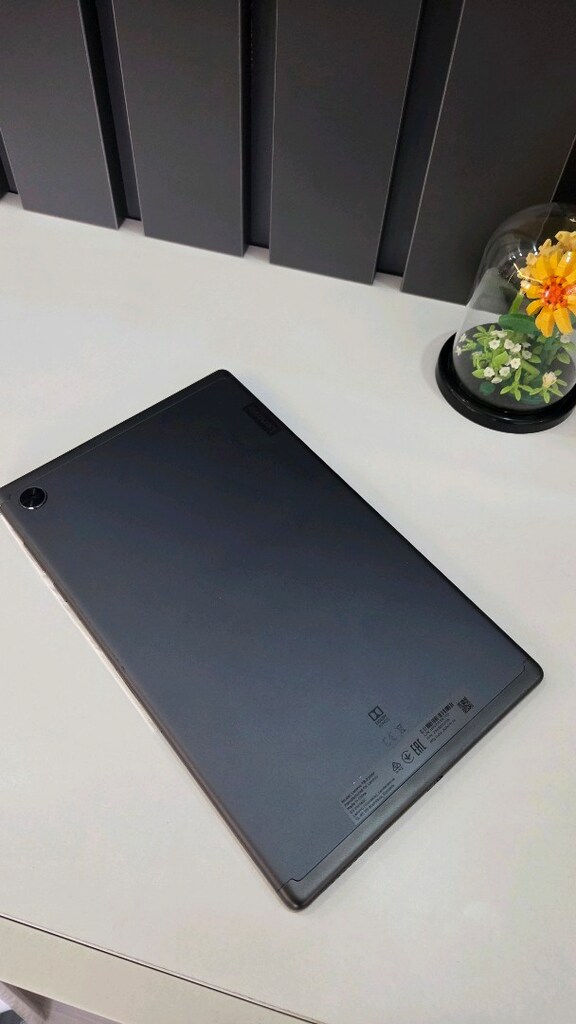Lenova TB-X 306F - 4