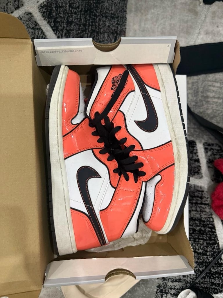 Air Jordan 1 Retro High OG "Electro Orange" - 2