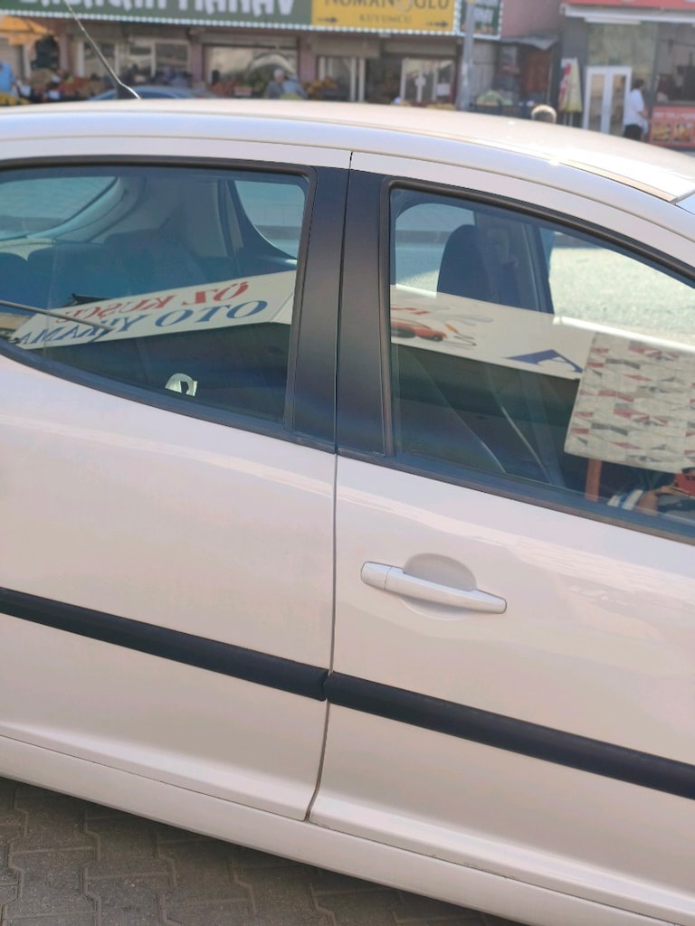 Beyaz Peugeot Araba - 6