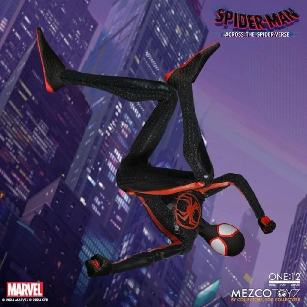 Mezco One:12 Spider-Man Miles Morales - 11