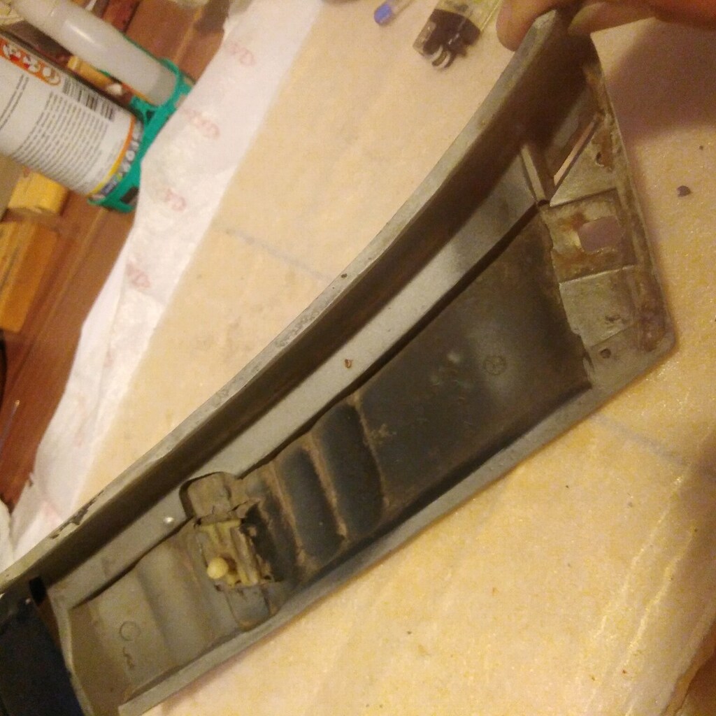 MERCEDES W126 SERİ 1 ARKA SOL ÇAMURLUK PAKO BANT - 3
