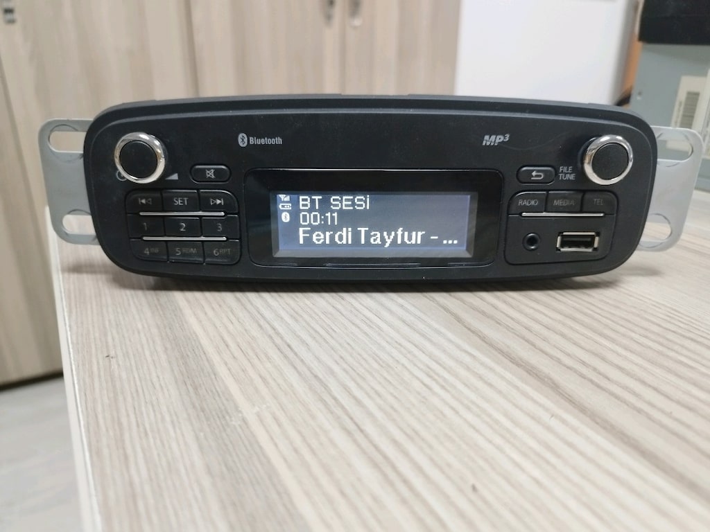 RENAULT ORİJİNAL TEYP - 6
