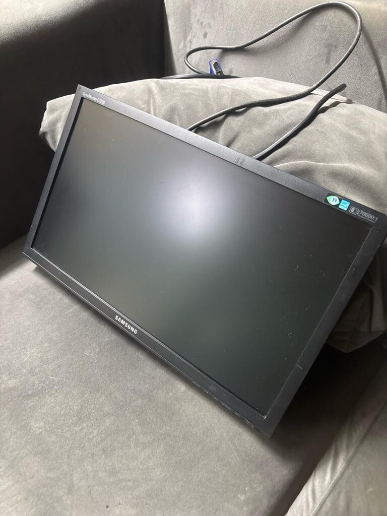 Ümraniye teslim sağlam temiz Samsung monitör - 2