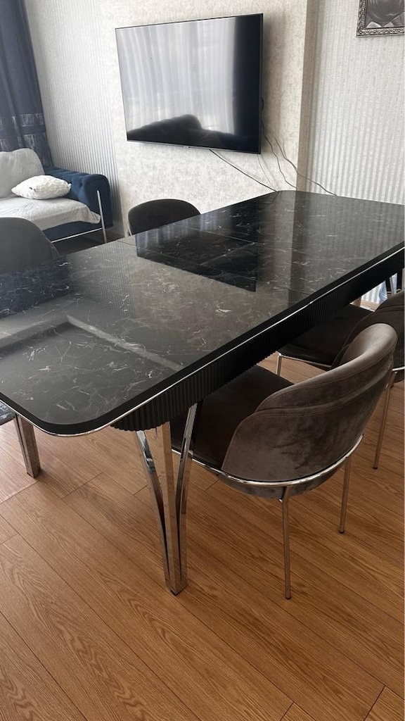 Salon Takımı Satılık – Koltuk, Berjer, Masa ve 4 Sandalye - 3