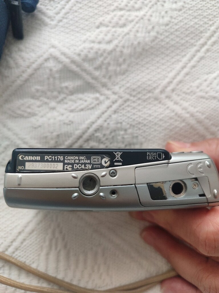 Canon IXUS 800 IS - 2