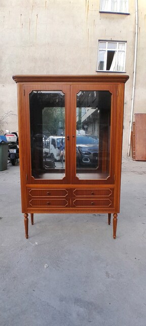 Vintage Gümüşlük Vitrin