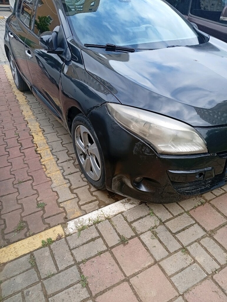 ACİLİYETTEN BU FİYATA YOKMEGANE3 OTOMATİK PRIVELEGE AĞIR HASAR KAYITLI - 7