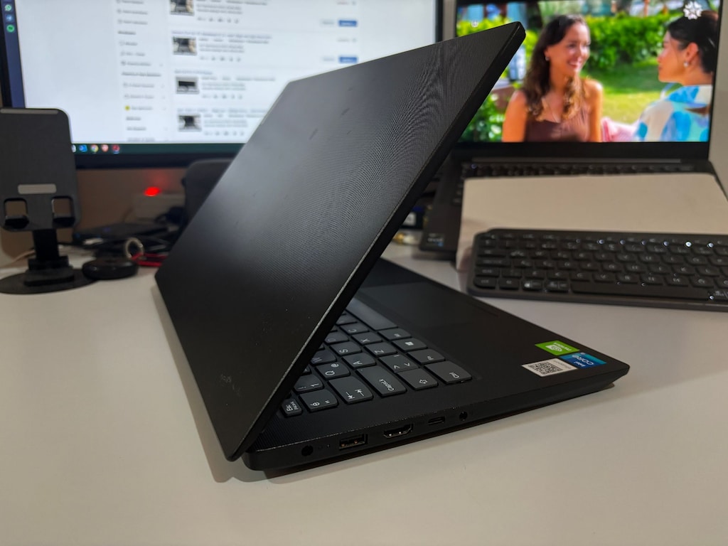 Lenovo V14 G2-ITL Notebook i5 11. nesil 24gb ram 2gb ekran kartı - 6